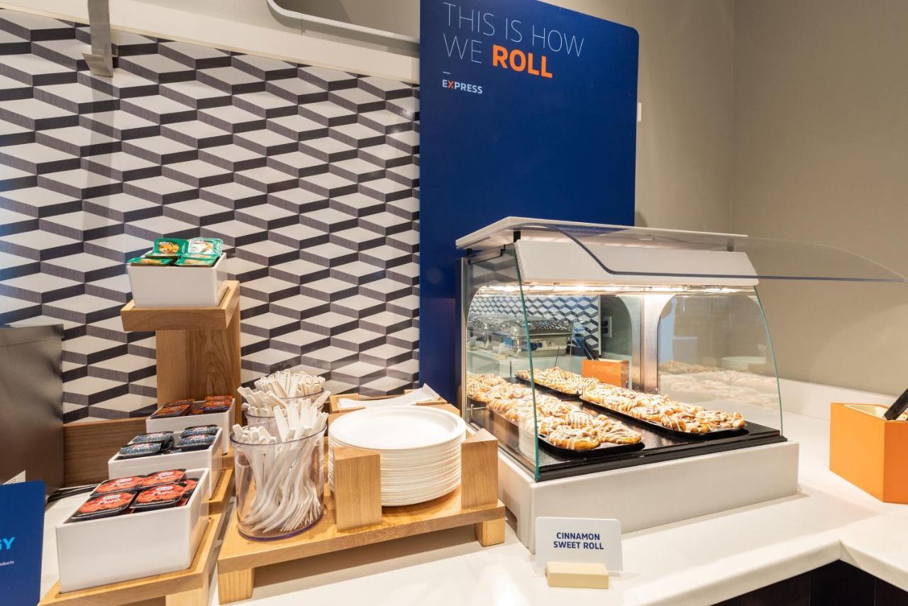 Holiday Inn Express Chicago - Magnificent Mile By Ihg Eksteriør bilde