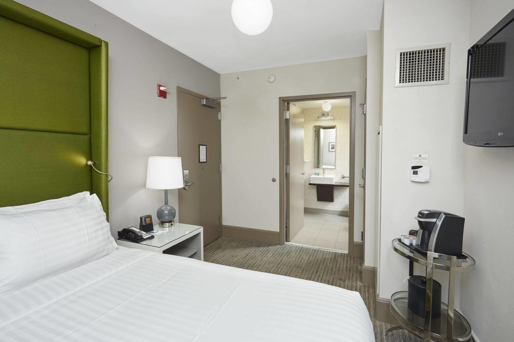 Holiday Inn Express Chicago - Magnificent Mile By Ihg Eksteriør bilde