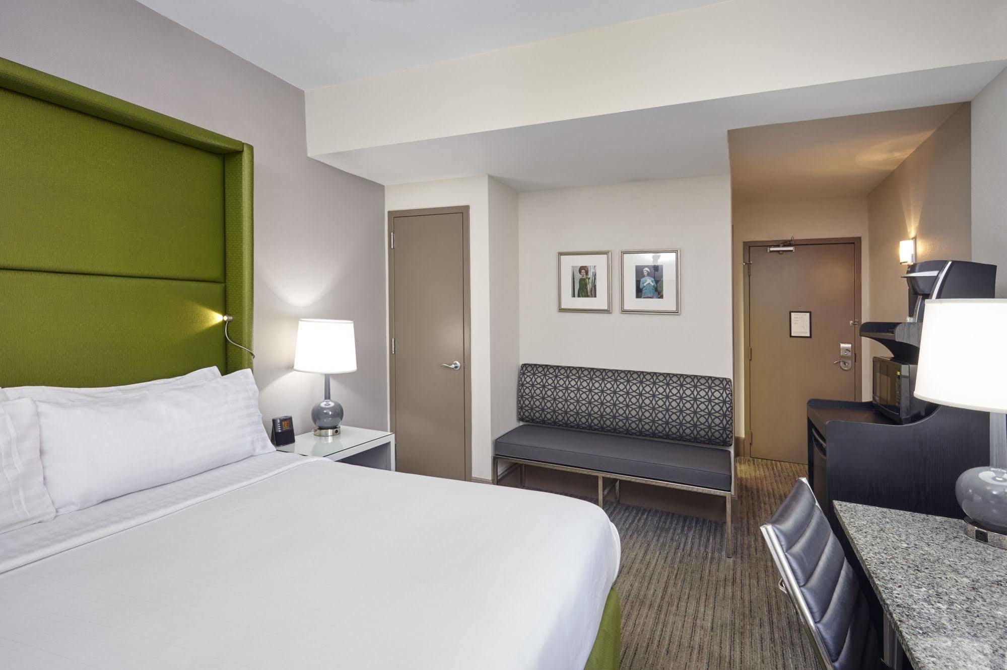 Holiday Inn Express Chicago - Magnificent Mile By Ihg Eksteriør bilde
