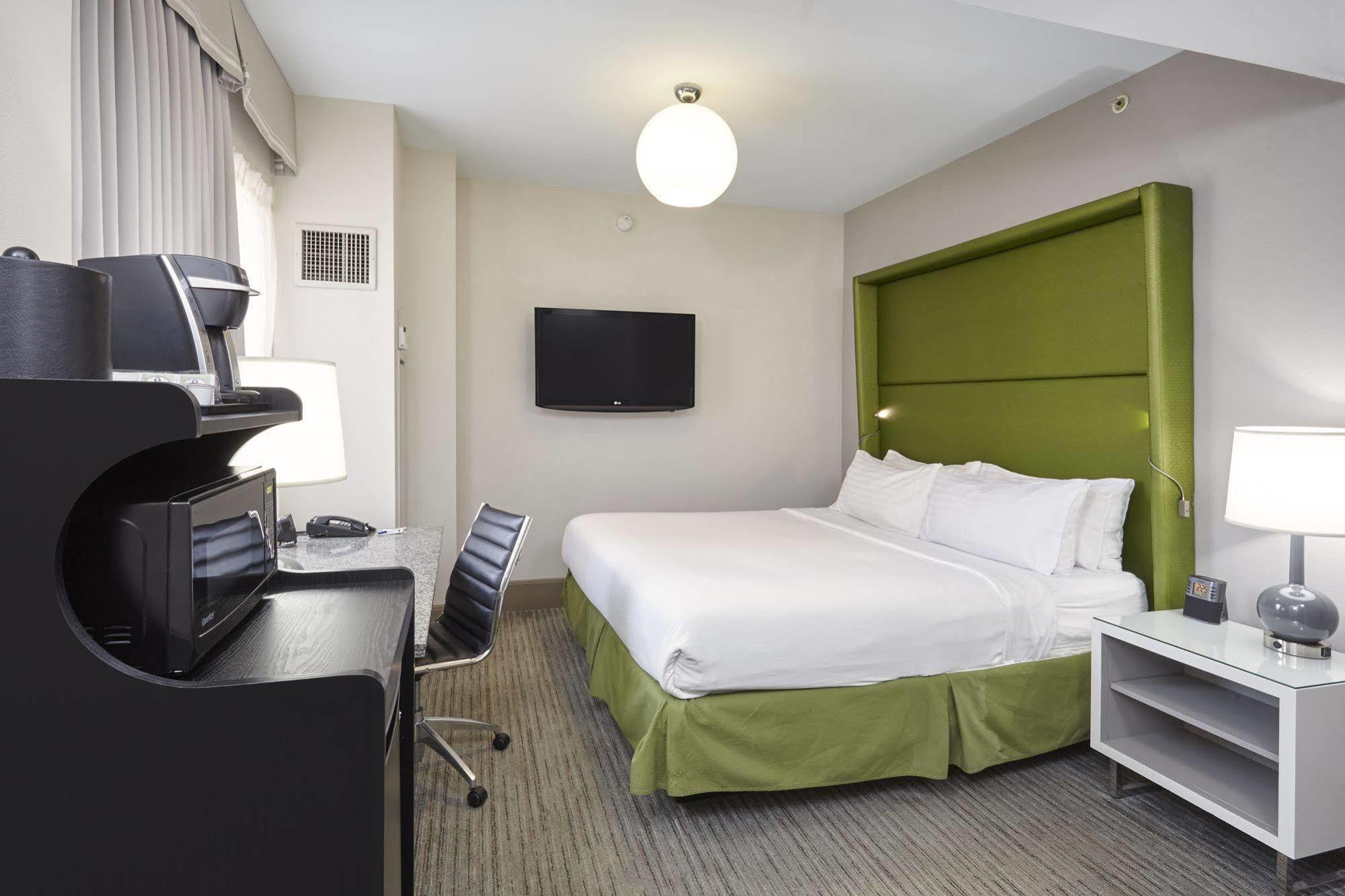 Holiday Inn Express Chicago - Magnificent Mile By Ihg Eksteriør bilde