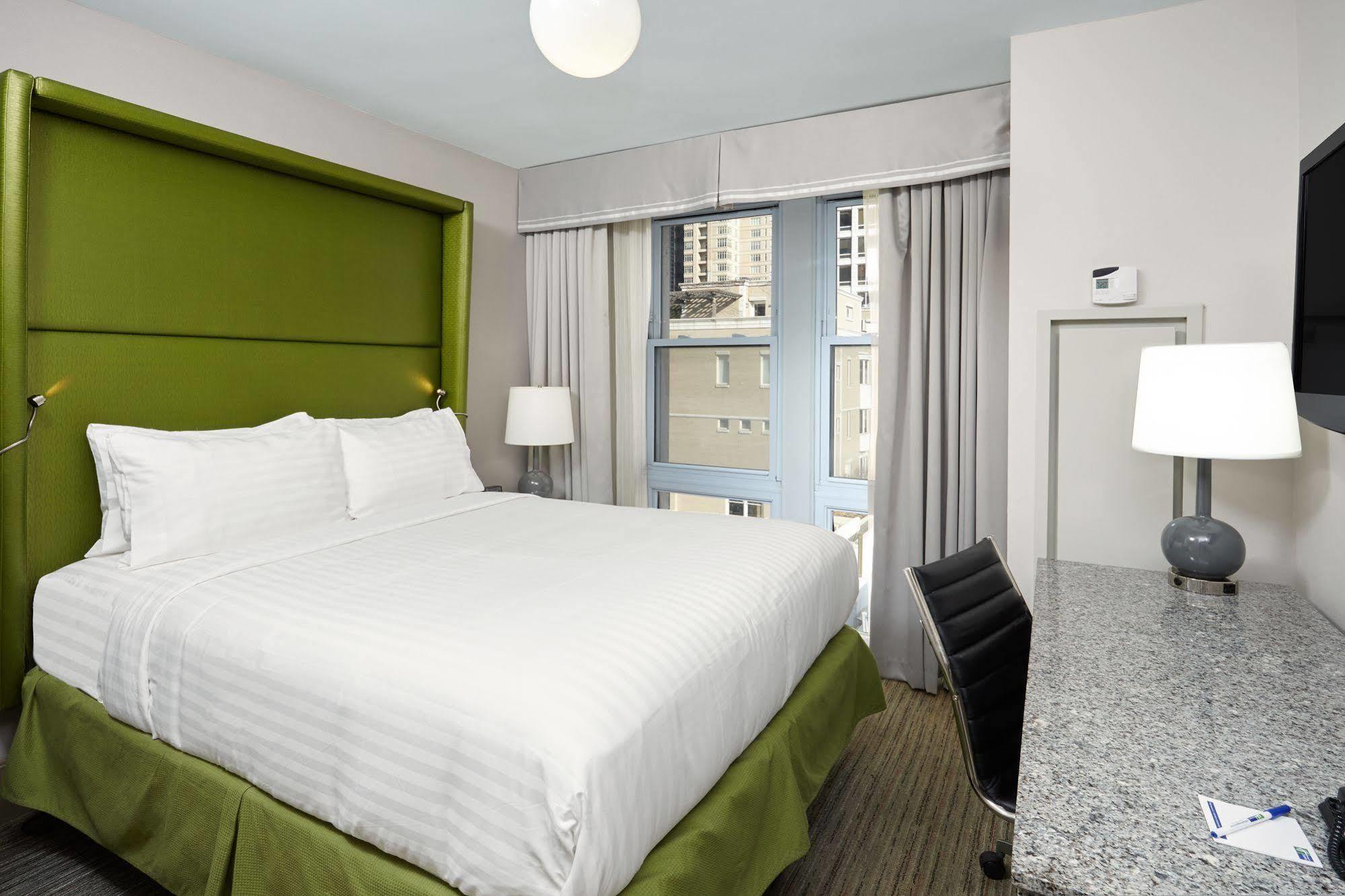 Holiday Inn Express Chicago - Magnificent Mile By Ihg Eksteriør bilde