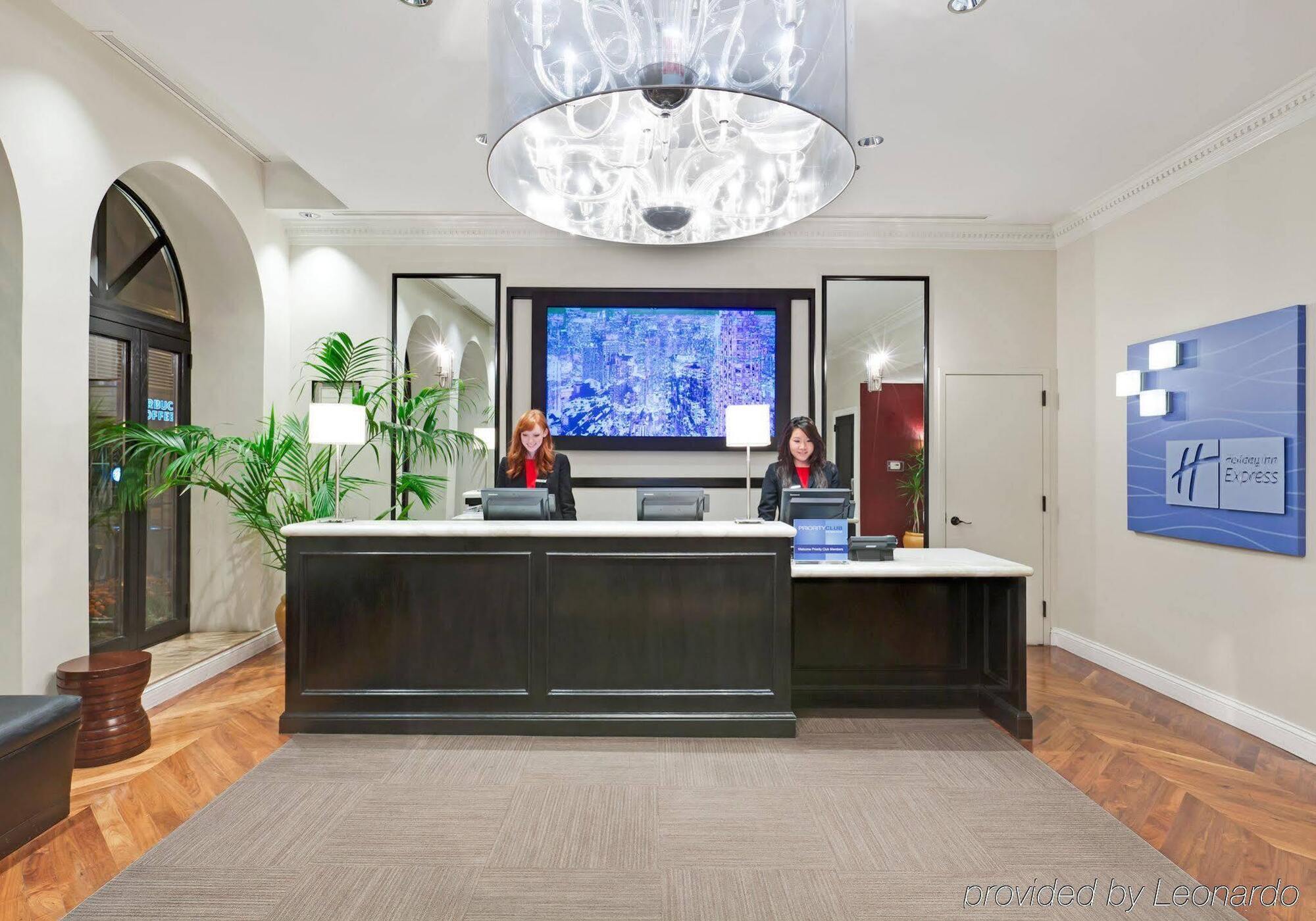 Holiday Inn Express Chicago - Magnificent Mile By Ihg Eksteriør bilde